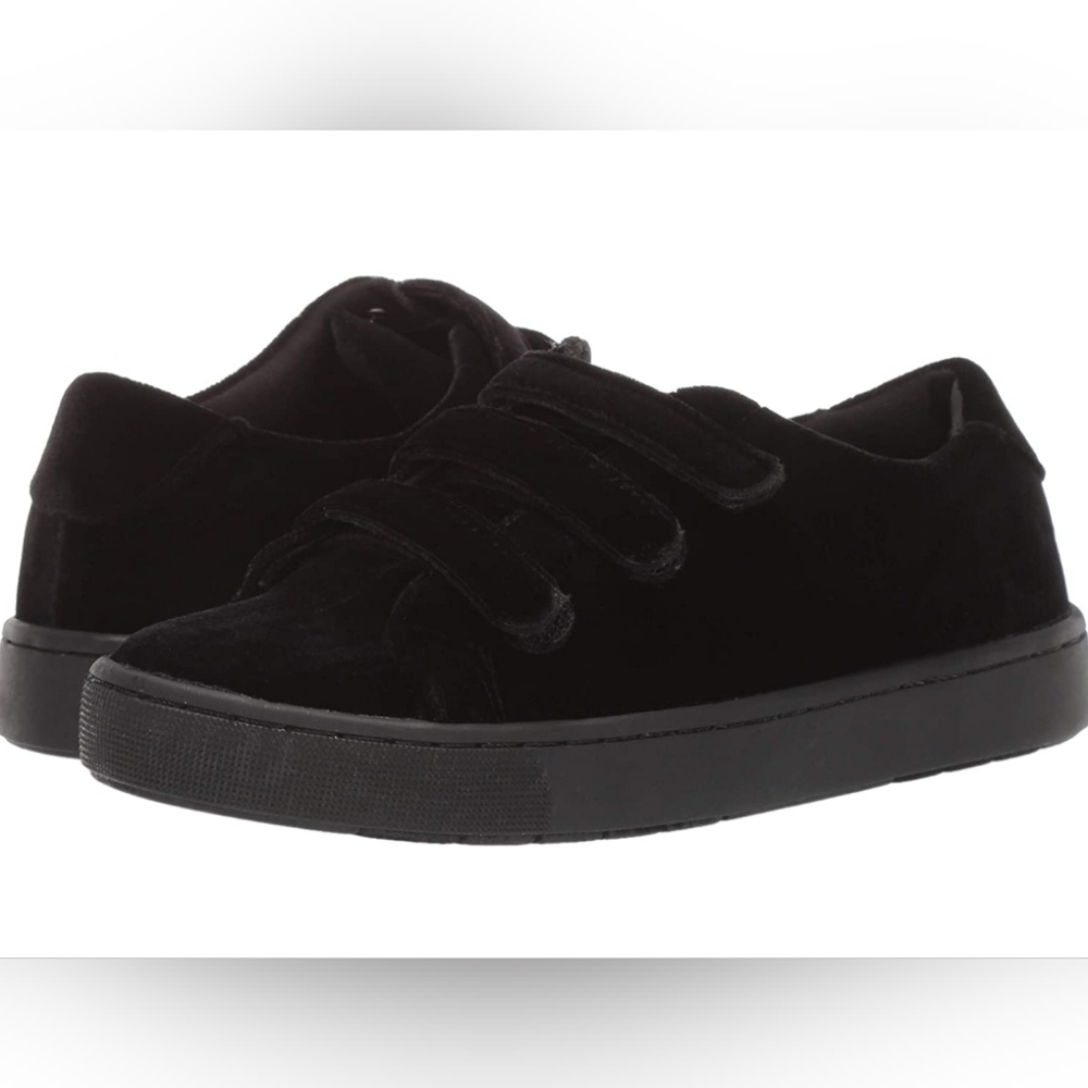 Easy Street Black Velvet Strive Sneakers